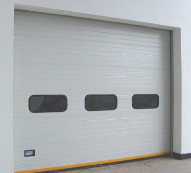 satın al Hızlı Kaldırma Seksiyonel Endüstriyel Kapı 380V Motor 26DB Ses Yalıtımı online manufacture