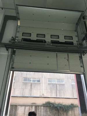 satın al Endüstriyel Bölümlü Garaj Kapısı Polyurethane Izolasyonu 40mm Kalınlığı ve AC 220V-240V Motoru online manufacture