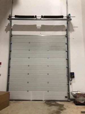 0.4mm Galvanizli Çelik Endüstriyel Bölüm Kapıları RAL9006 / RAL9002 Renk