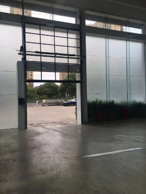 Yangın koruma sergi salonları için şeffaf alüminyum endüstriyel bölüm kapıları