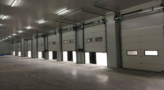 İzole Otomatik Bölümlü Garaj Kapıları 0.2m/s İş Hızı Çift Pencere