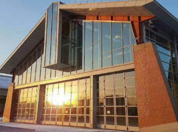 Alüminyum Alaşım Şeffaf Katlanabilir Kapı Ticari Showroomlar için Otomobil 4S Mağazaları