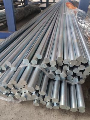Güç ve dayanıklılık için galvanizli çelik ile bölümlü garaj kapıları