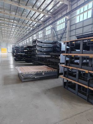 Elektrikli Hidrolik Yükleme Dock Leveler Dinamik Yük 6800kg / Statik Yük 13600kg