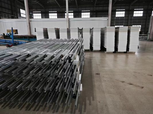 Özel Konut Otomatik Yukarı Bölümlü Garaj Kapıları