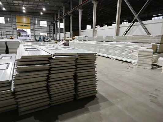 Tam Görüş Özel Modern Tam Şeffaf İzole Bölünmüş Yükseltilmiş Alüminyum Çerçeve Şeffaf Garaj Kapısı