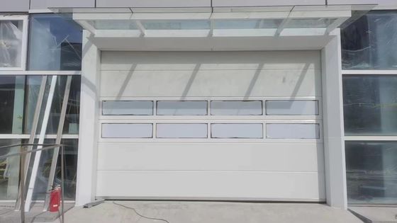 Otomatik Isıtma Metal Boyalı Çelik Plak Dış Bölümsel Kaydırıcı Yükseltme Yukarı Kapı