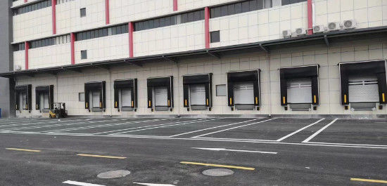 Sert ortamlar için dayanıklı rüzgar dayanıklı garaj kapıları