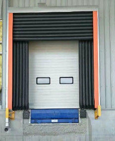 Dinamik Yük 6800kg/ Statik Yük 13600kg Anti-sıkışık Desenli Yükleme Havuzu Dock Seviyeleyicileri Baosteel Çelik Plakası